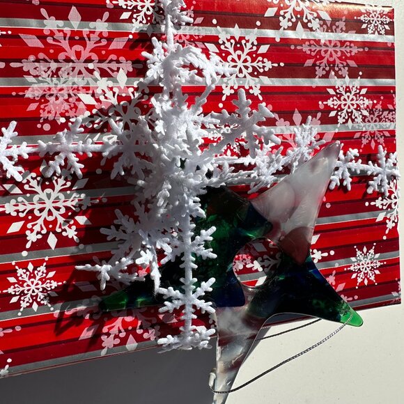 #2018 STAR MULTI COLOR 5 POINT ORNAMENT GREEN  & WHITE FUSED SUN CATCHER COLLECT - Picture 2 of 9